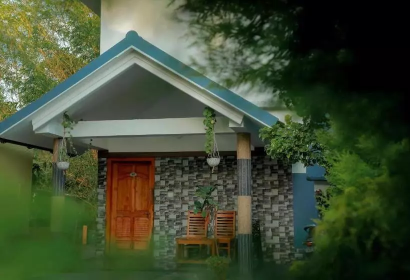 Hotelli Edakkal Home Stay