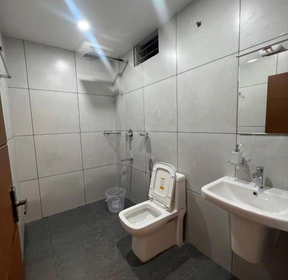 Hotel Heres Haut Residency