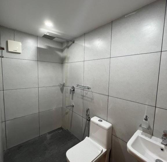 Hotel Heres Haut Residency