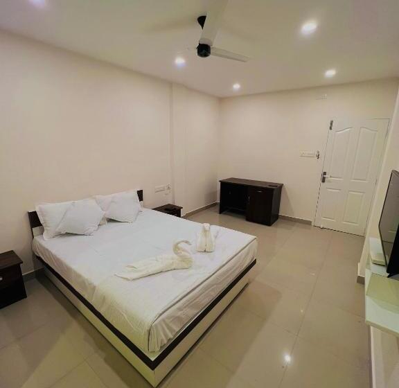 Hotel Heres Haut Residency