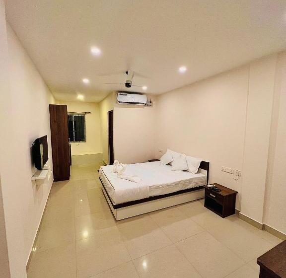 Hotel Heres Haut Residency