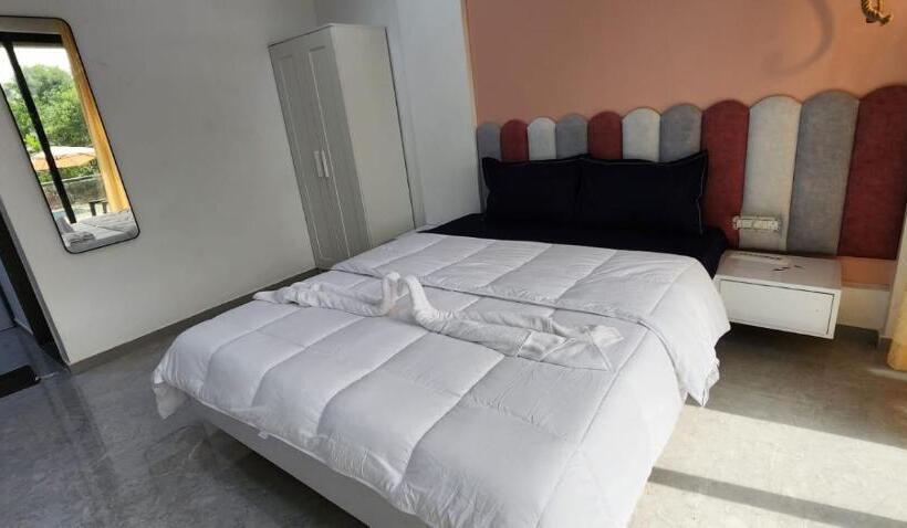 Отель Riverside Farm