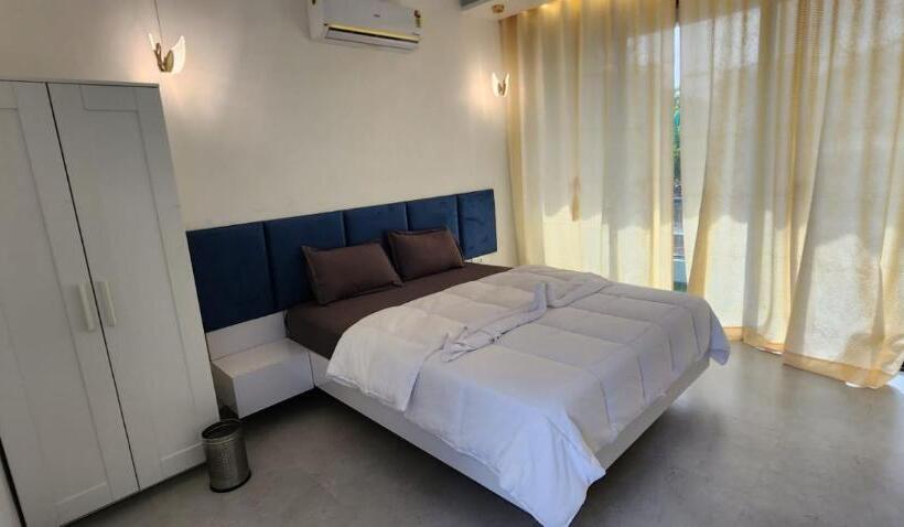 Отель Riverside Farm