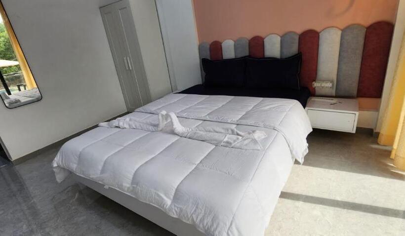 Отель Riverside Farm