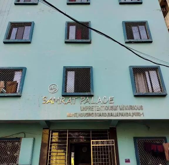Hotel Samrat