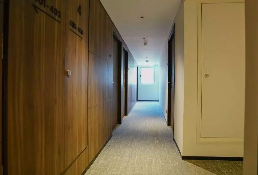 هتل St Signature Bugis Middle,dayuse,9 Hours 9am 6pm