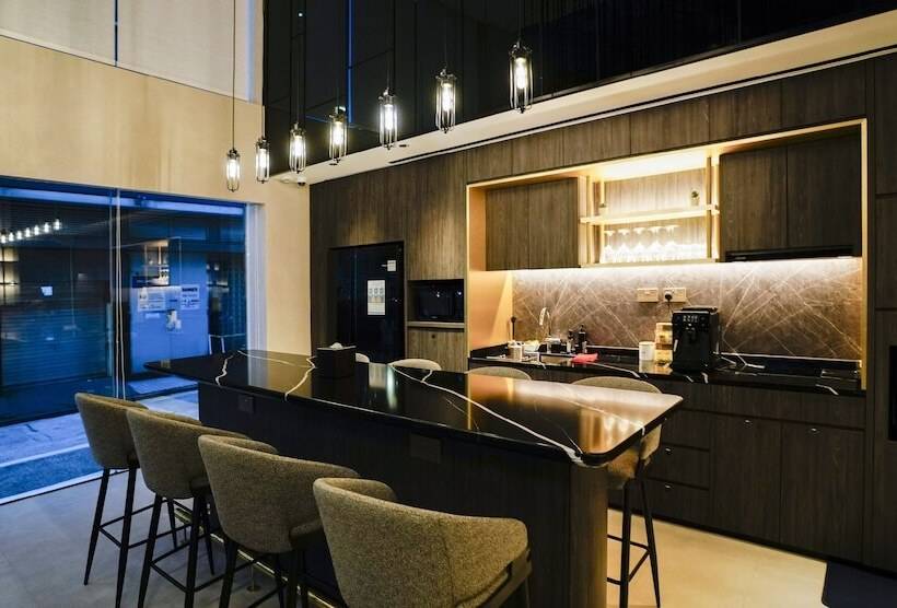 هتل St Signature Bugis Middle,dayuse,9 Hours 9am 6pm