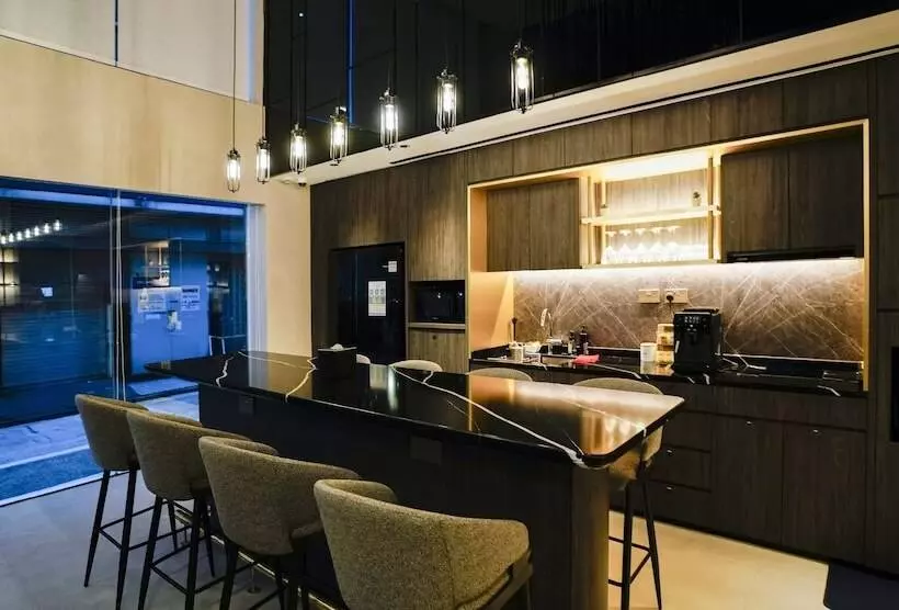 هتل St Signature Bugis Middle,dayuse,9 Hours 9am 6pm