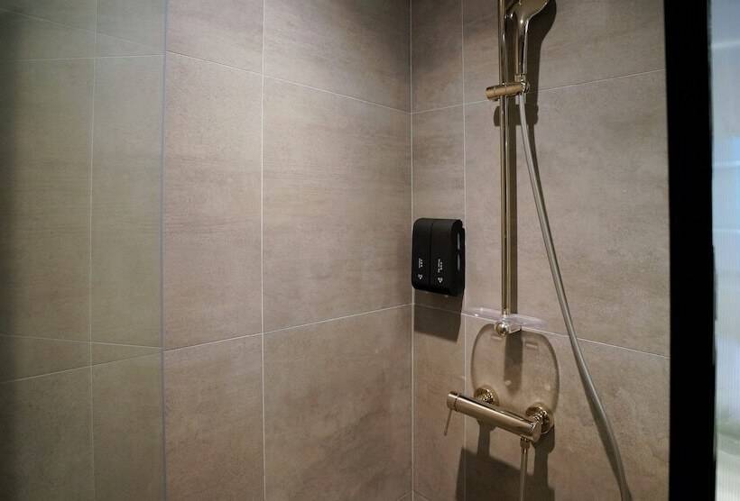 هتل St Signature Bugis Middle,dayuse,9 Hours 9am 6pm