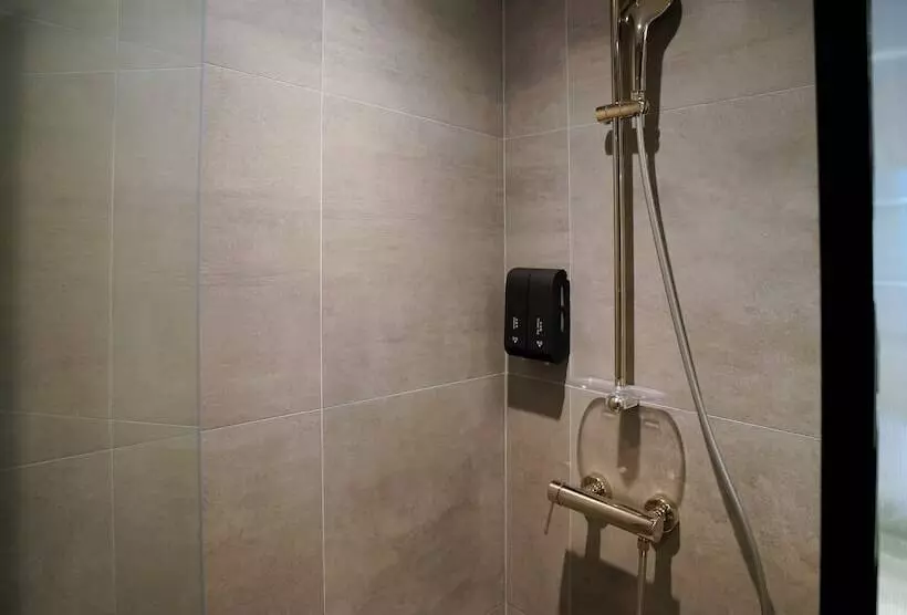 هتل St Signature Bugis Middle,dayuse,9 Hours 9am 6pm