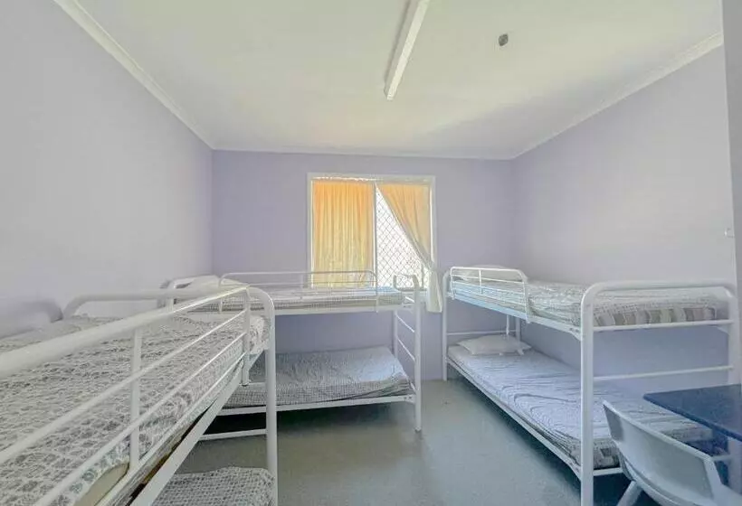 Hotelli Sydney Farm Stay    Live With Nature And Animals