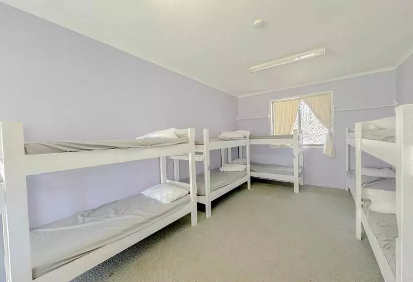 Hotelli Sydney Farm Stay    Live With Nature And Animals