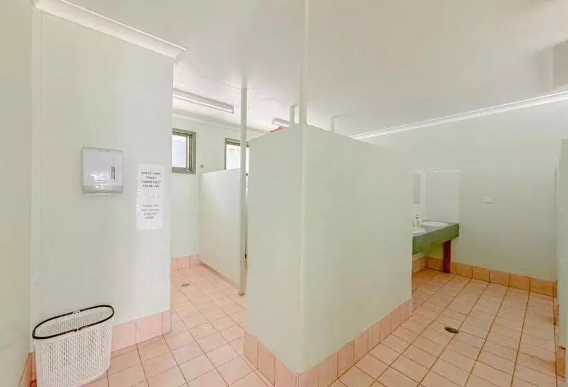 Hotelli Sydney Farm Stay    Live With Nature And Animals