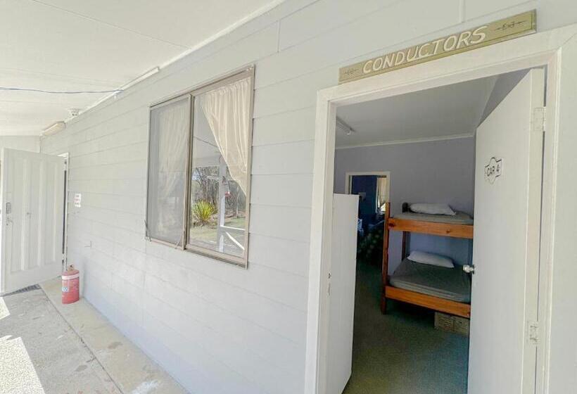 Hotel Sydney Farm Stay    Live With Nature And Animals