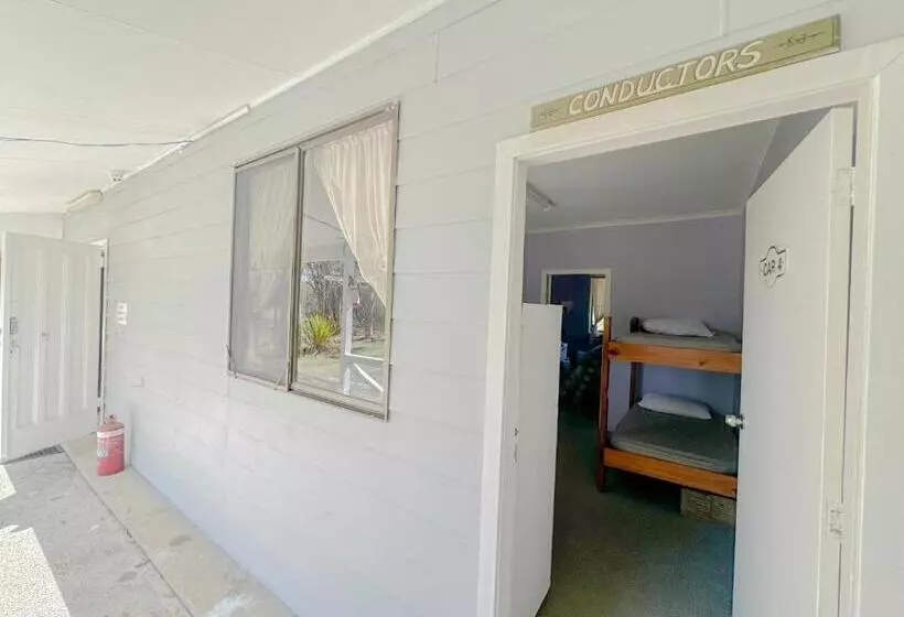 Hotelli Sydney Farm Stay    Live With Nature And Animals