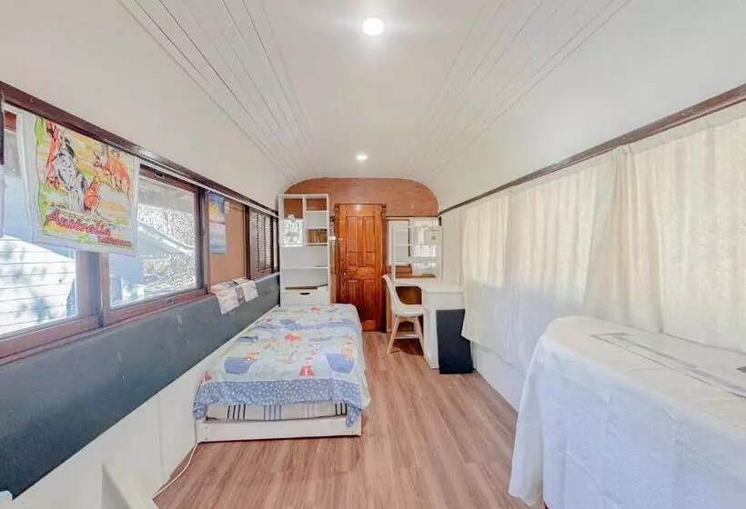 Hotelli Sydney Farm Stay    Live With Nature And Animals
