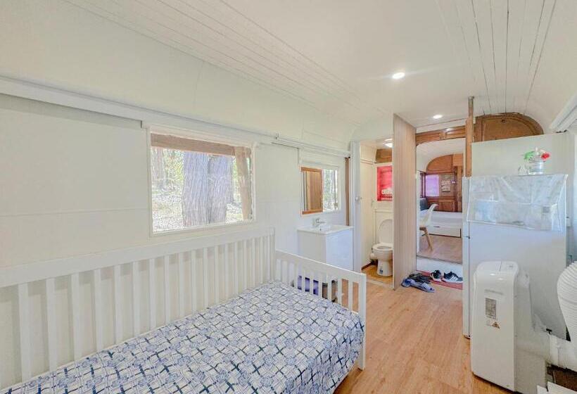 Отель Sydney Farm Stay Live With Nature And Animals