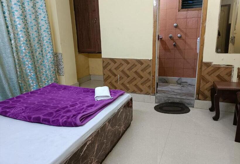 هتل The Lhonark Leisure