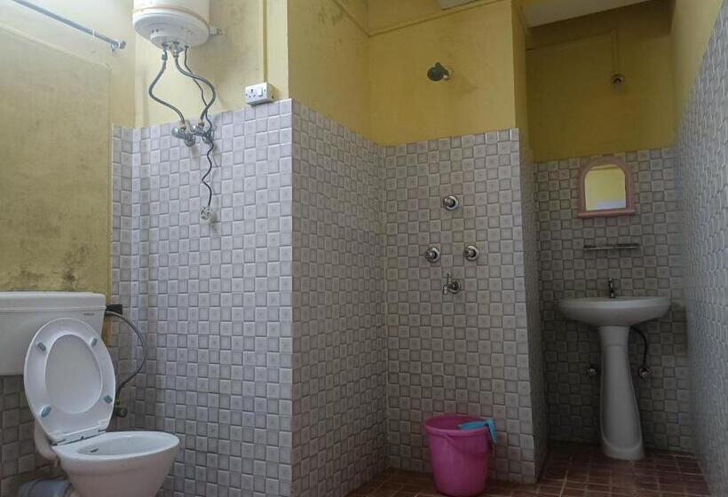 هتل The Lhonark Leisure