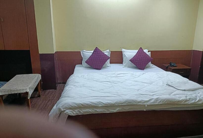 هتل The Lhonark Leisure