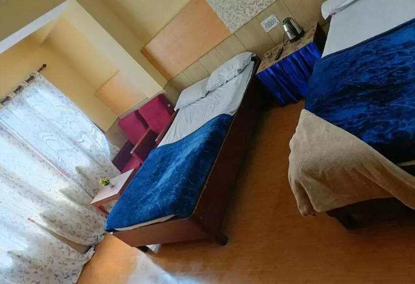 هتل The Lhonark Leisure