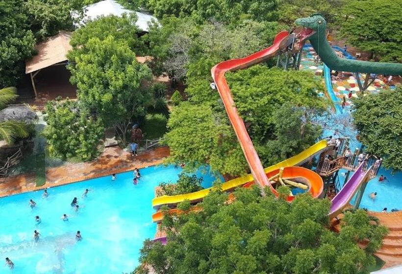 هتل Wally World Inn