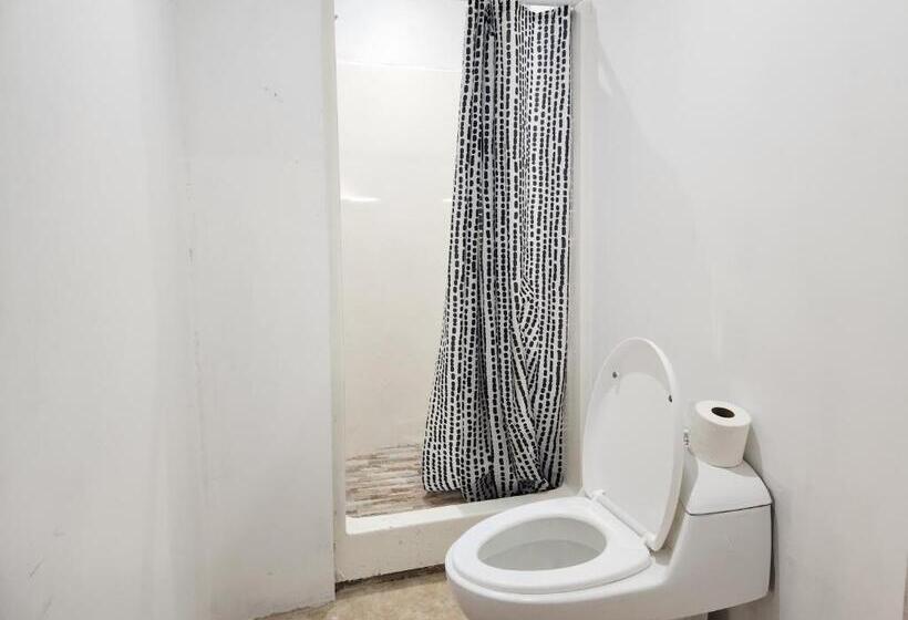 هتل Wally World Inn