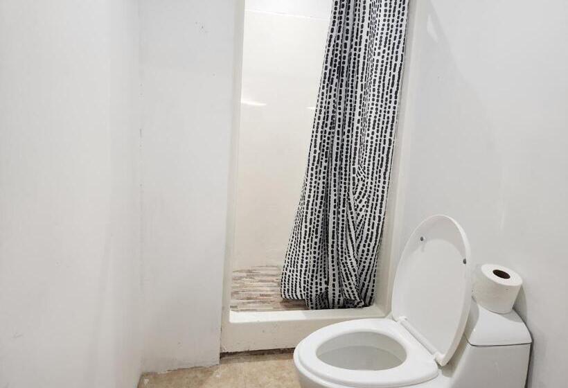 هتل Wally World Inn