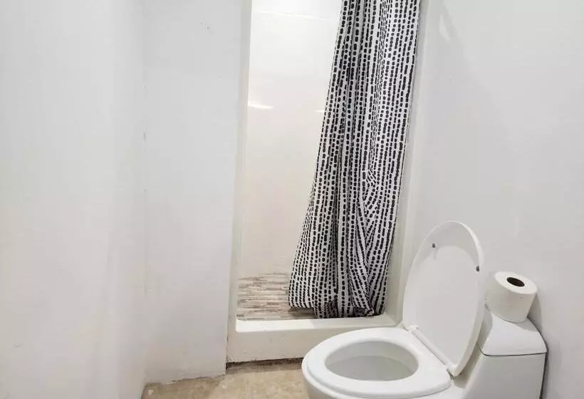 هتل Wally World Inn