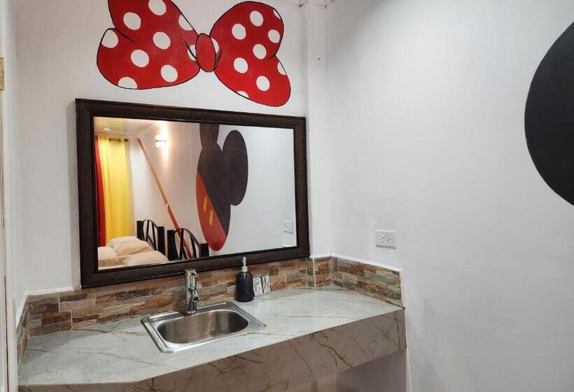 هتل Wally World Inn