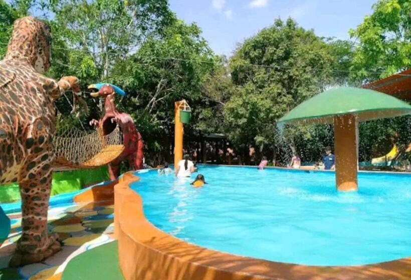 هتل Wally World Inn