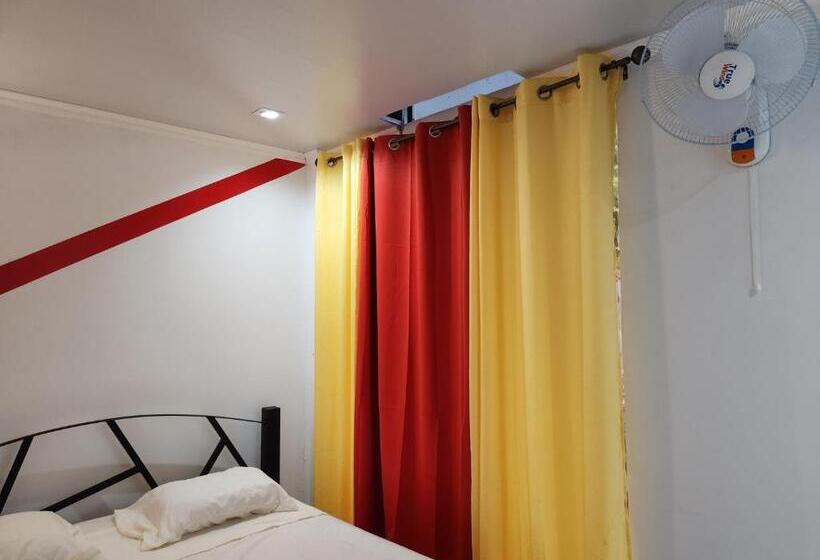 هتل Wally World Inn