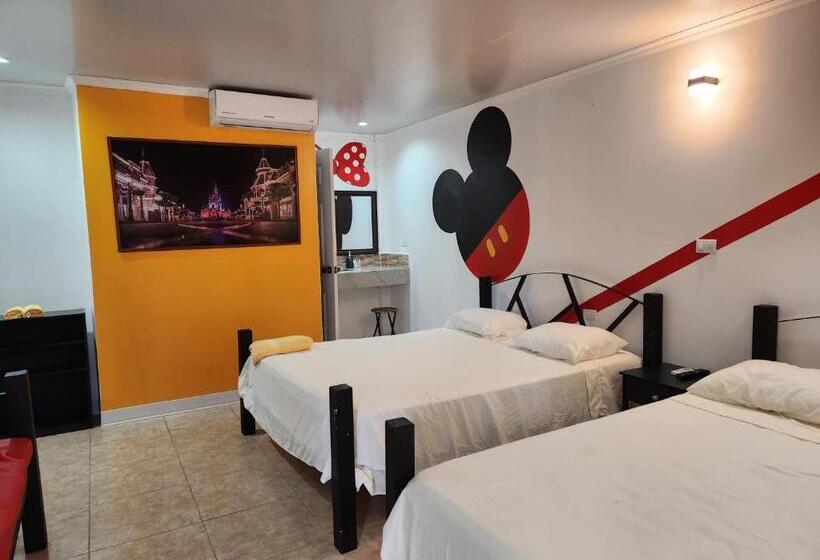 هتل Wally World Inn