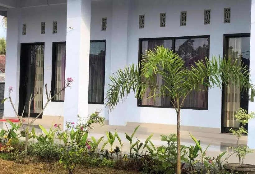 ペンション Nurbata Holding S Homestay