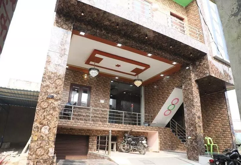 Majatalo Shri Laddu Gopal Guest House