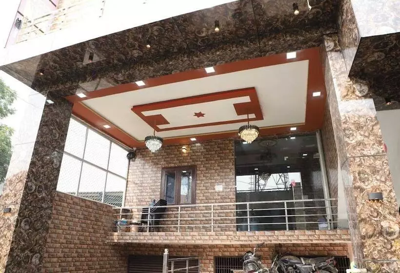 Majatalo Shri Laddu Gopal Guest House