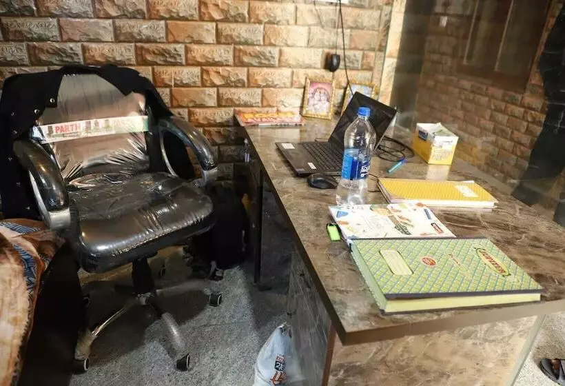 Majatalo Shri Laddu Gopal Guest House