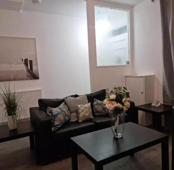 ペンション Spacious & Comfortable Ensuite Room In Lovely Home