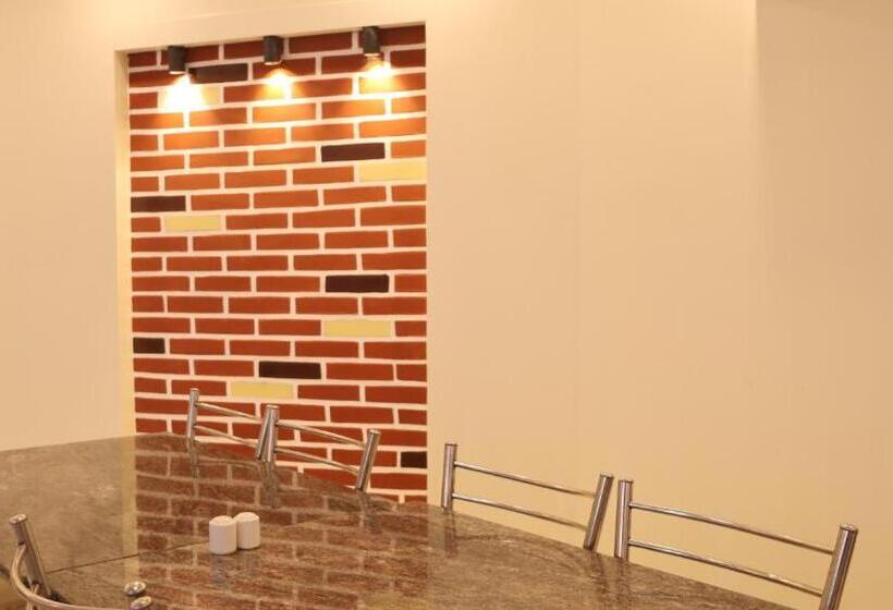 Pradee Queen Resorts