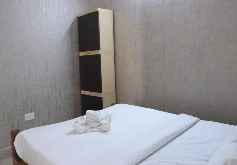 Pradee Queen Resorts