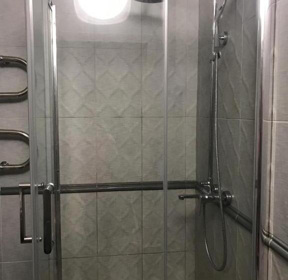 Royal Apartments R House