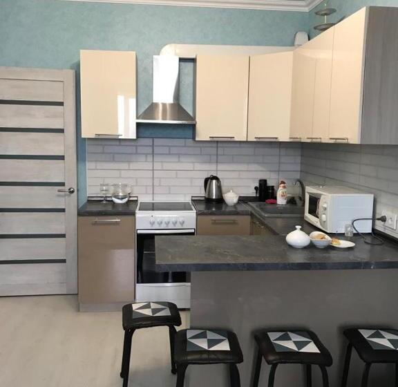 Royal Apartments R House