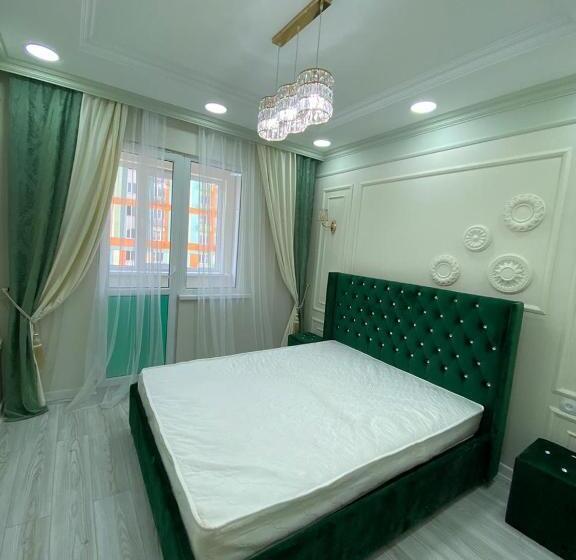 Royal Apartments R House