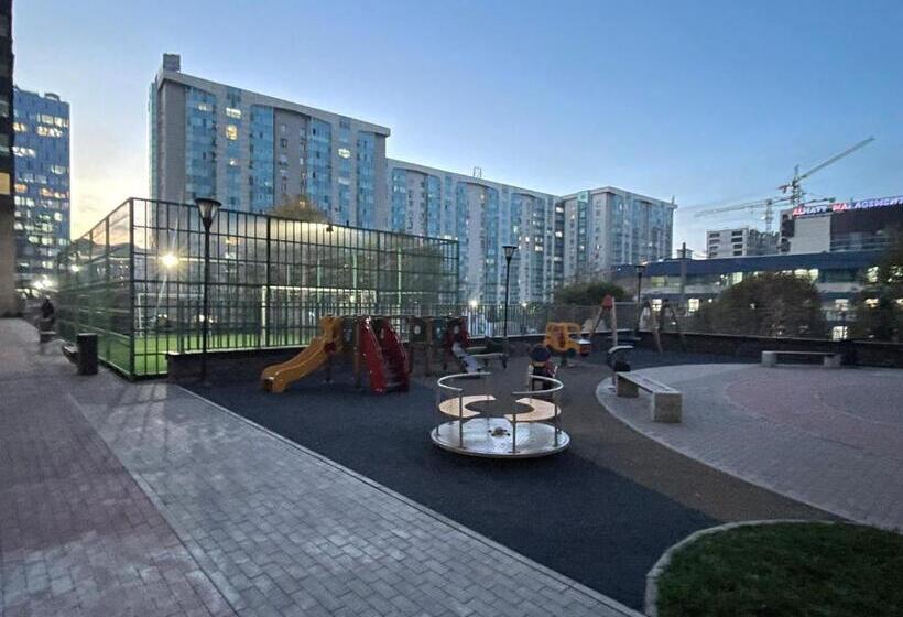 Royal Apartments R House