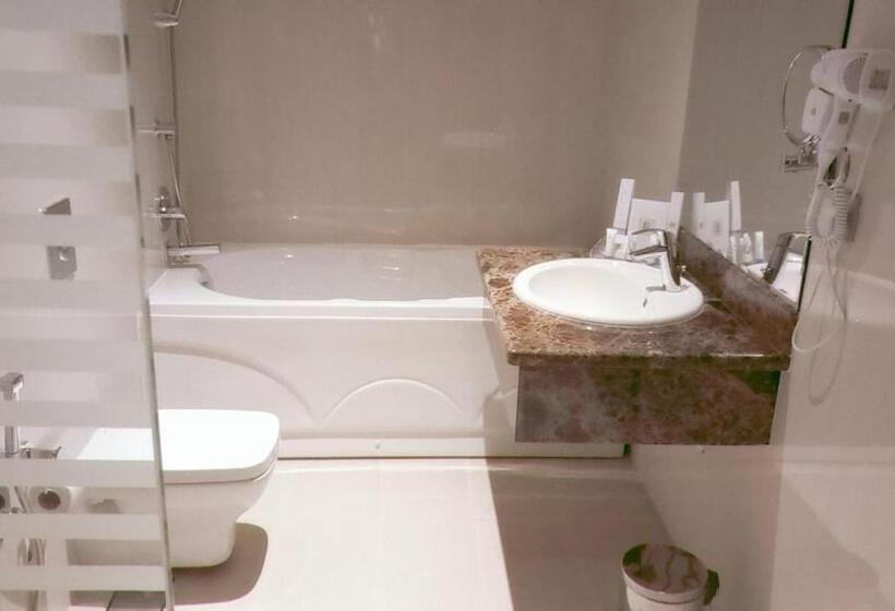 حيات الفرسان الفندقية