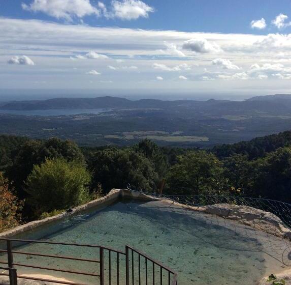 مبيت وإفطار A Tigliola