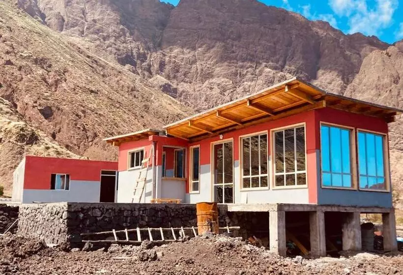 تختخواب و صبحانه Casa Adriano & Filomena Montrond