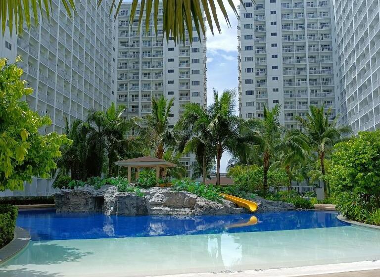 Chillax Condotel   Shore Residences