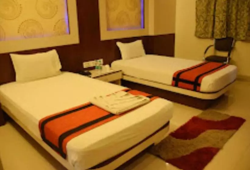 ホテル Anand International Bihar