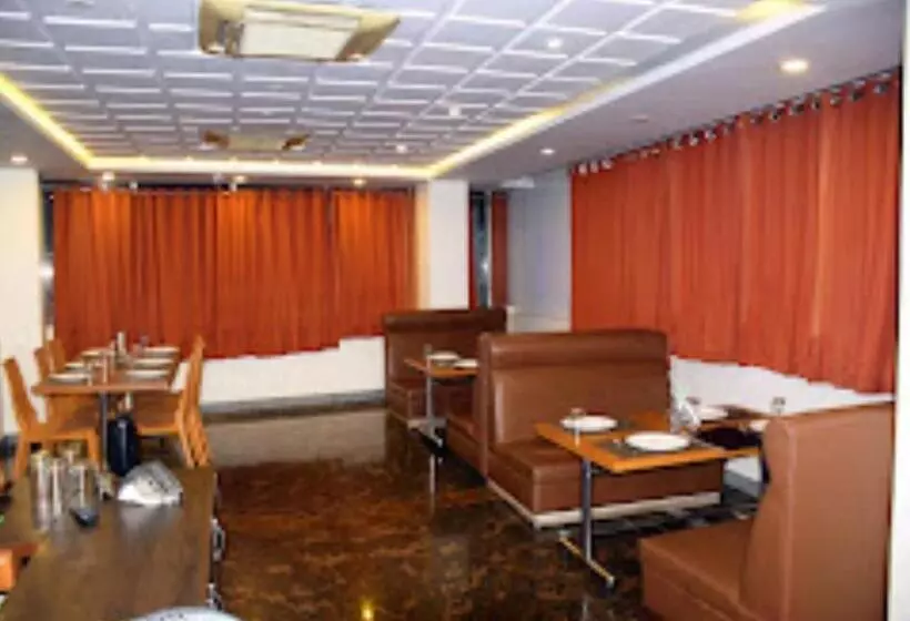 ホテル Anand International Bihar